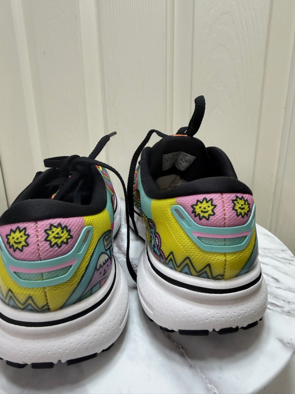 Brooks Ghost 15 Run Proud Rainbow Pride size 8 - Picture 2 of 10